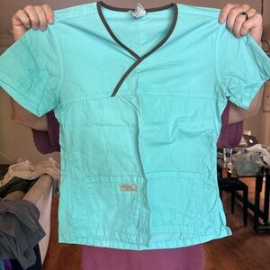 Women’s scrubs set